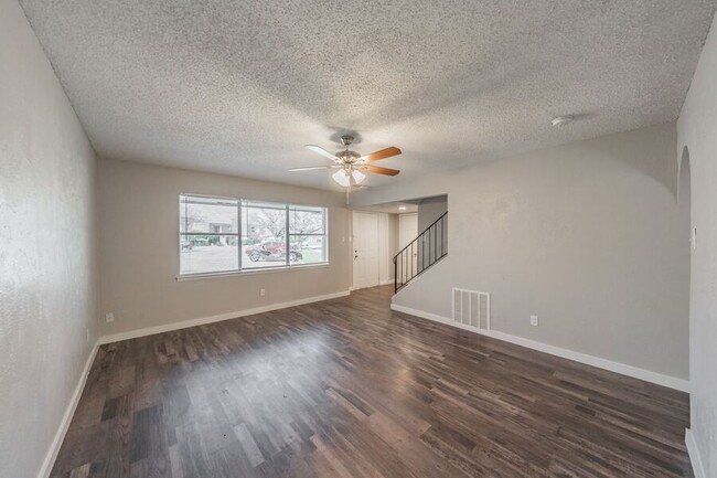 Foto del edificio - 1774 Belshire Ct