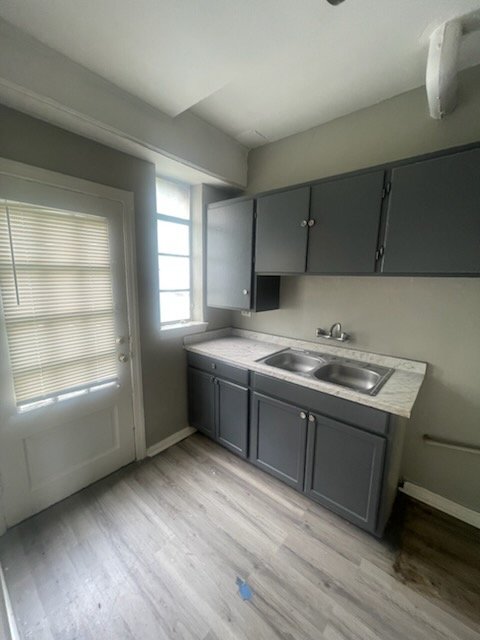 Foto del edificio - $ 299 Move-in Promotion Charming 2 Bed Apa...