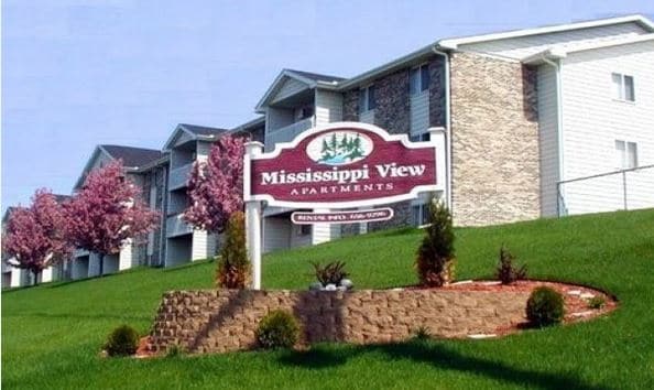 Building Photo - Mississippi View