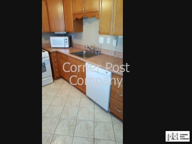 Building Photo - 3907 Ortiz Ct NE