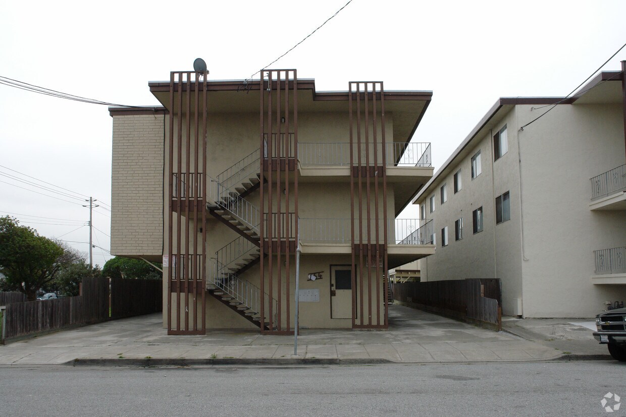 Building Photo - 164 Santa Lucia Ave