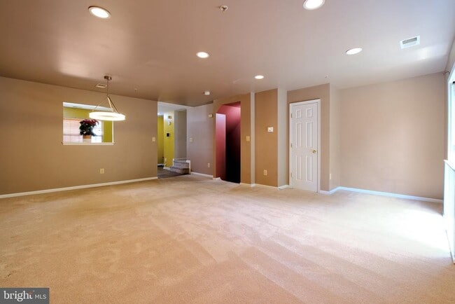 Building Photo - 4912 Wallflower Wy