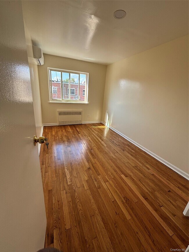 Foto del edificio - 10569 Flatlands 1st St