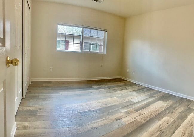 Building Photo - 3824 Gregg Way