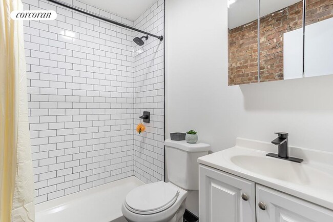 Building Photo - 47 E 129th St