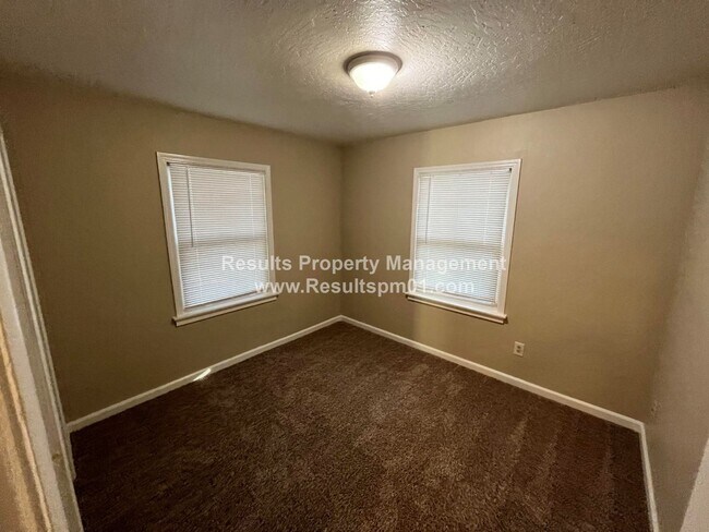 Building Photo - 2 br, 1 bath House - 209 C Street unit A