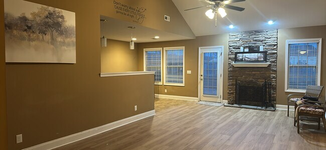 Foto del edificio - 2221 Trophy Trce