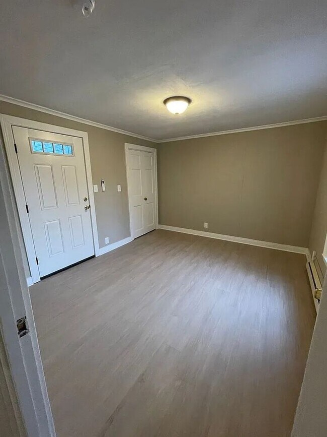 Foto del edificio - Available Newly Renovated 2 Bedroom and 1....