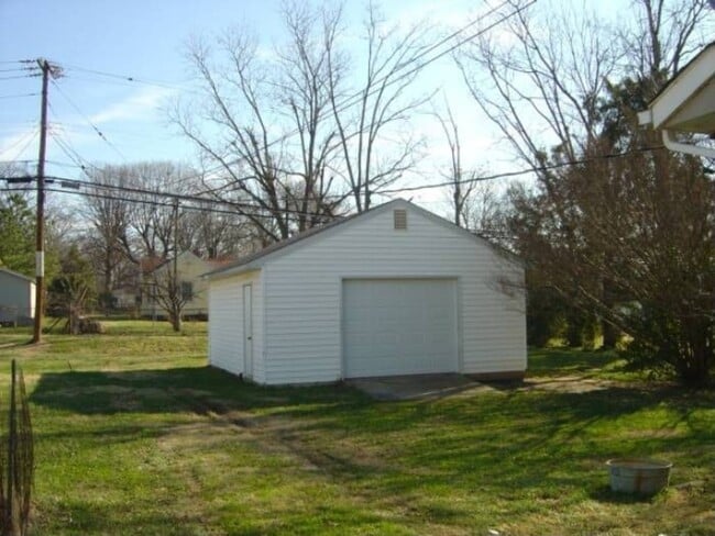 Foto del edificio - Adorable 3 Bedroom near Summit Avenue