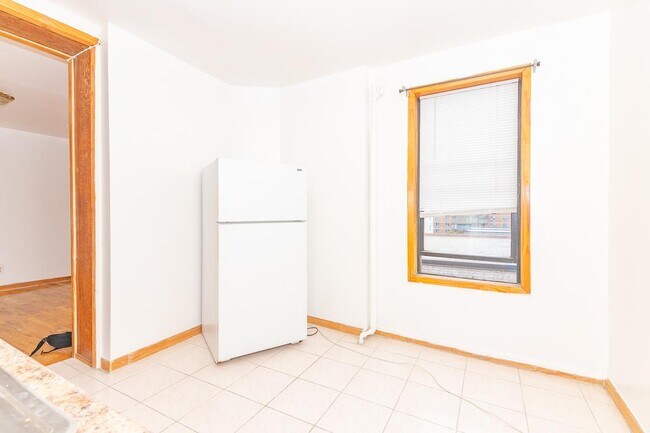 Building Photo - 134 Boerum St