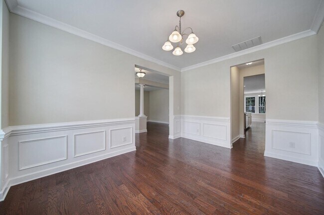 Foto del edificio - Gorgeous 4 Bed 3.5 Bath Home with Basement...