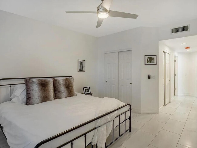 Foto del edificio - 5249 E Shea Blvd