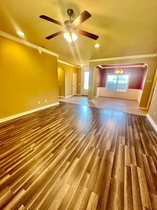 Building Photo - 3bd/2ba Home in Rogers! SHORT TERM LEASE A...