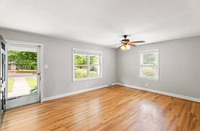 Foto del edificio - 2432 Westfield Ave