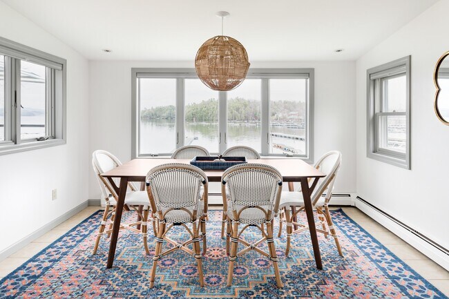 Building Photo - 162 Marble Island Rd