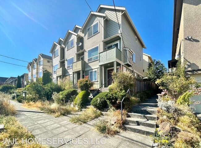 Foto del edificio - 3 br, 2.5 bath House - 1408 NW 64th St Unit B