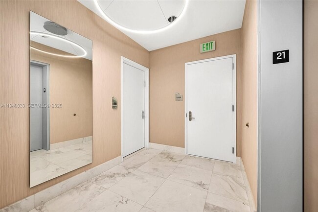 Building Photo - 17121 Collins Ave