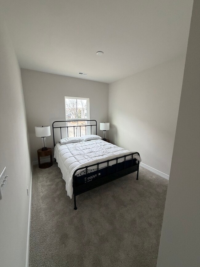 Foto del edificio - 2553 Ellen Ave