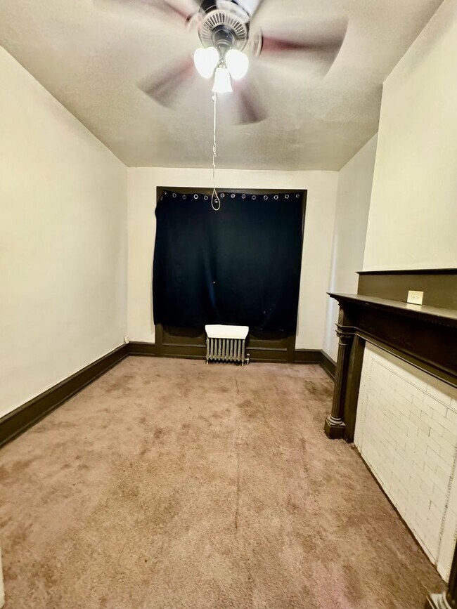 Foto del edificio - 6 Bedroom Home