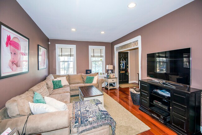 Foto del edificio - 2440 Tunlaw Rd NW