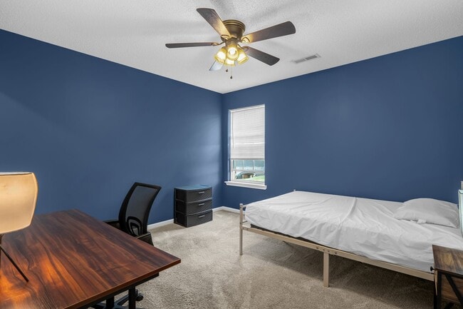 Building Photo - 10510 Plantain Ct