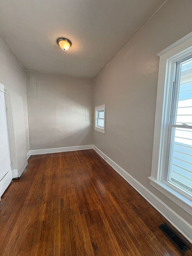 Foto del edificio - 3937 Woodhaven Dr