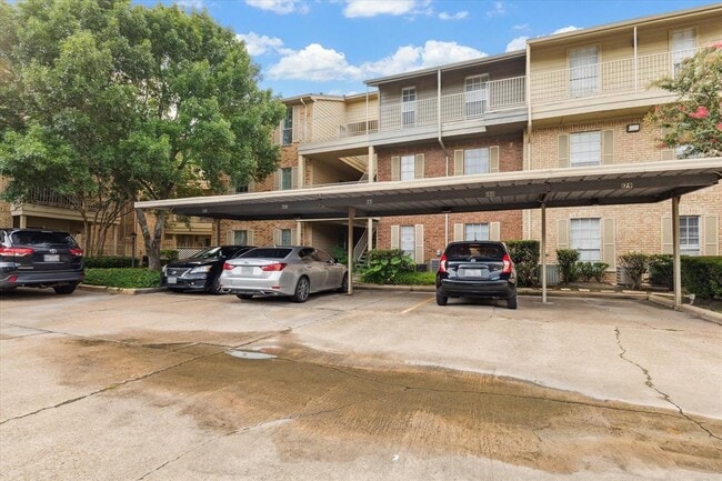 Building Photo - 11201 Lynbrook Dr
