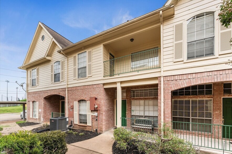 Foto principal - 2710 Grants Lake Blvd