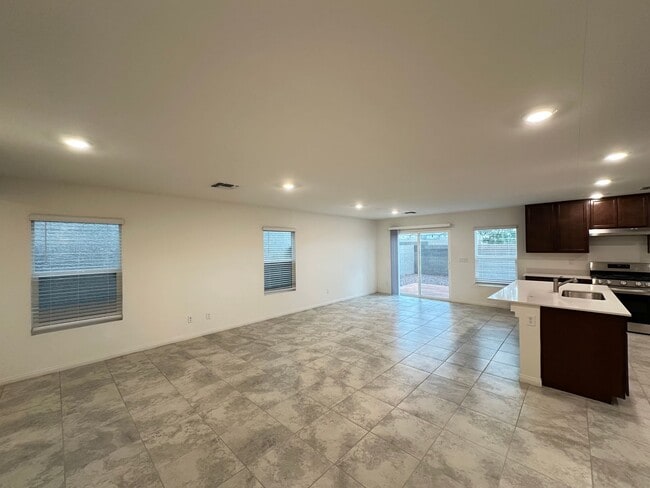 Building Photo - Cassia Patrick & Cimarron
