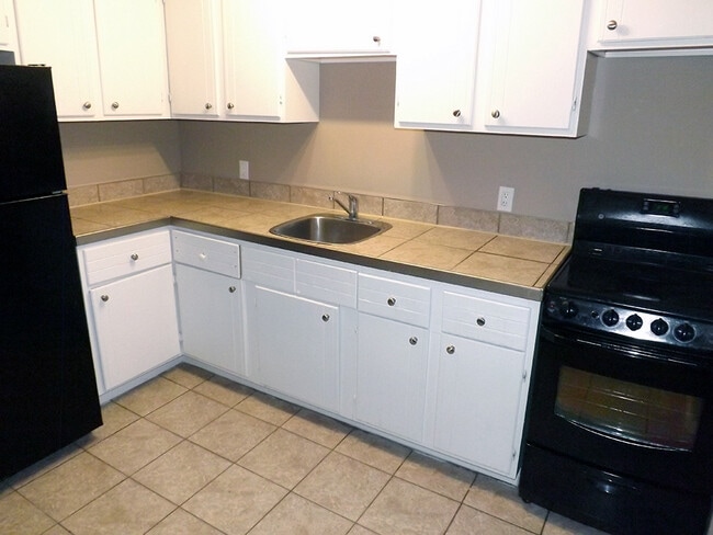 Building Photo - Capricorn Apartments