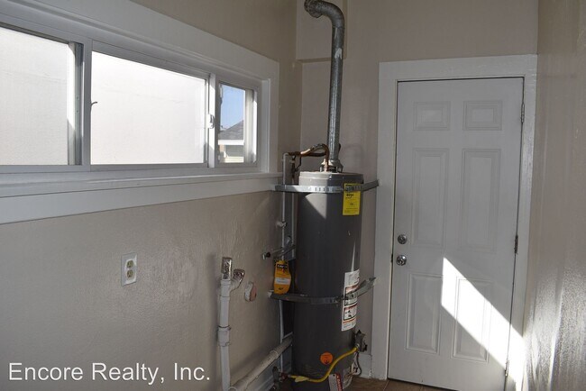 Foto del edificio - 2949-2957 Kalmia St