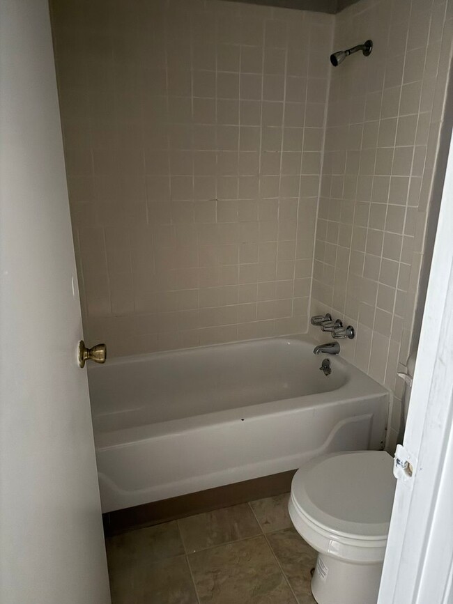 Building Photo - Location, location, location! 876 SF Unit-...