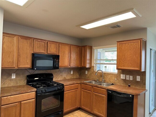 Building Photo - 17915 Alpine Brook Ln