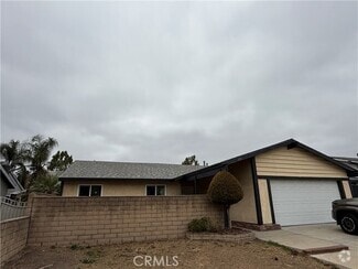 Building Photo - 333 Macalester Dr