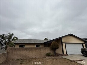 Building Photo - 333 Macalester Dr