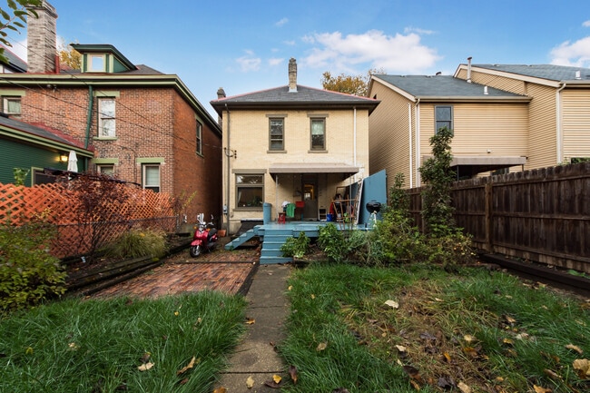 Building Photo - 986 Neil Ave