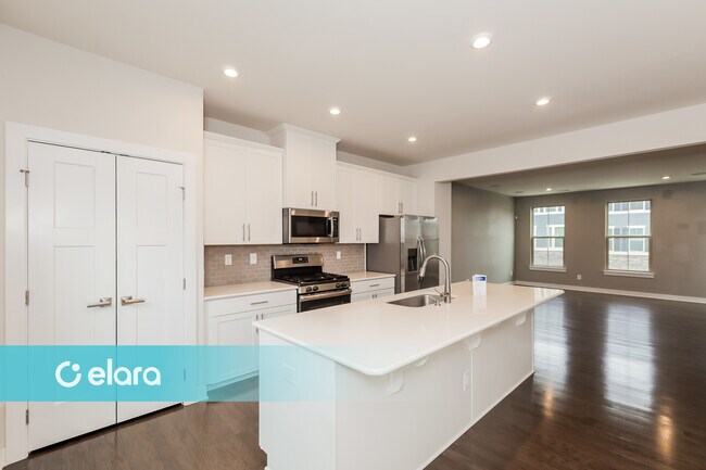 Foto del edificio - 1731 TOWN OAK LN