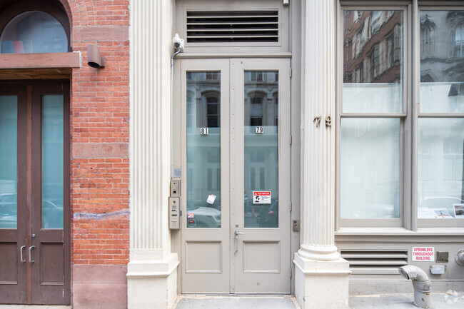 Entrada - 79-81 White St