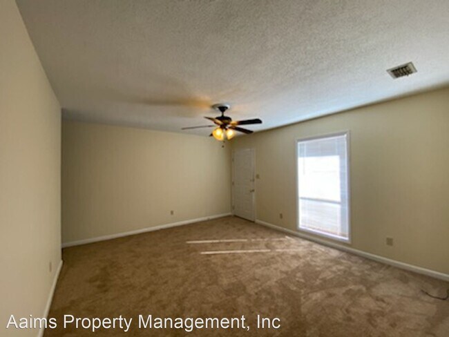 Foto del edificio - 2 br, 2 bath House - 626 Mosswood Ln.