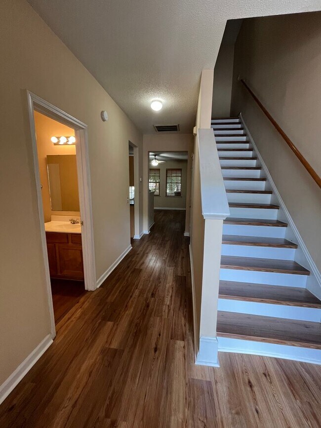 Foto del edificio - 3Br 3Ba Liberty Hall Townhome