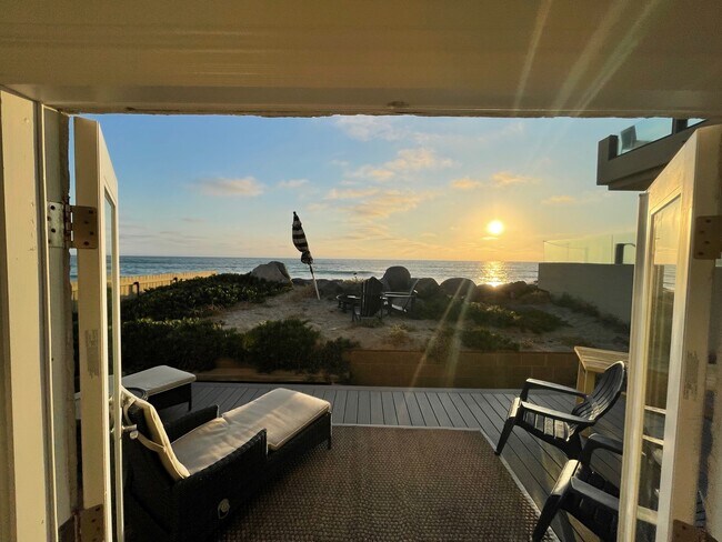 Beach Front Apartments - 1398 Seacoast Dr