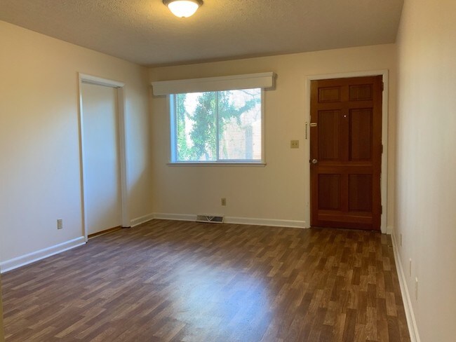 Building Photo - 1125 Scottsdale Dr