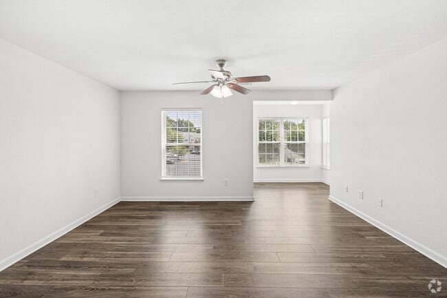 Elm 2BR, 1BA - 968SF - Living Room - Princeton Woods