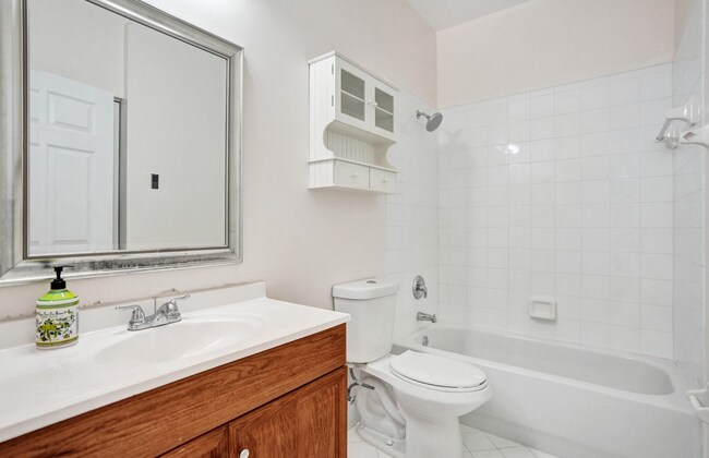 Foto del edificio - 3717 Pebblebrook Manor