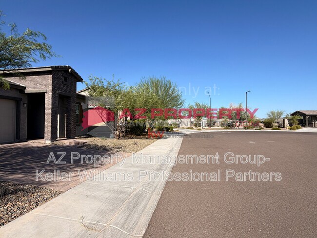Building Photo - 13314 W Dale Ln