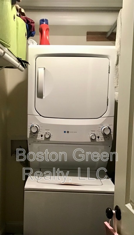 Building Photo - 140 Marcella St