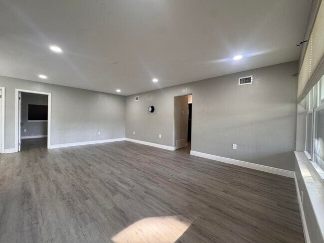 Foto del edificio - 3/2 with Bonus Room in South Daytona