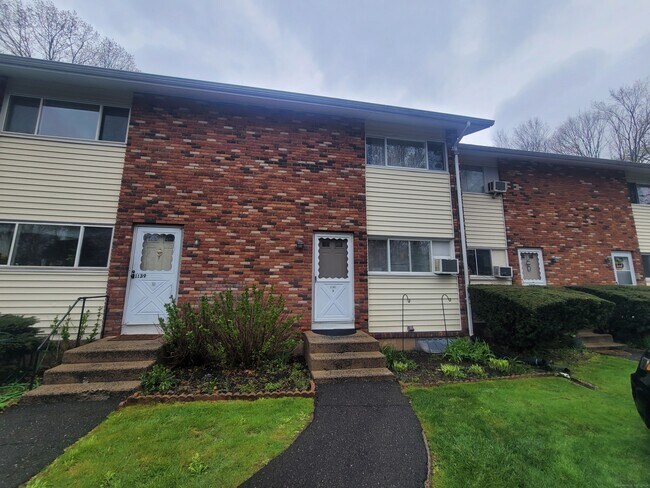 Foto del edificio - 1141 Waterbury Rd