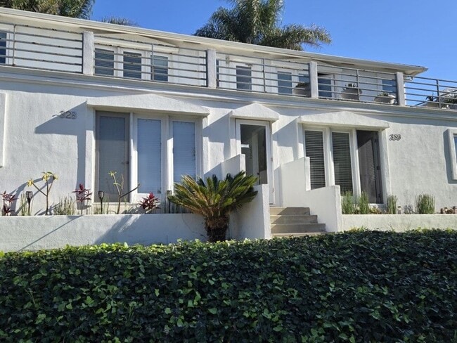 Building Photo - 330 Calle Miramar
