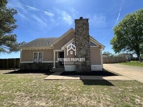 Building Photo - 3525 Chevron Cove